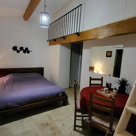 Studio Entre Nimes Et Avignon *