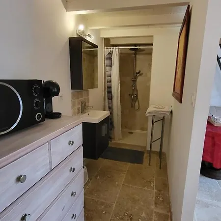 Studio Entre Nimes Et Avignon Vakantiehuis