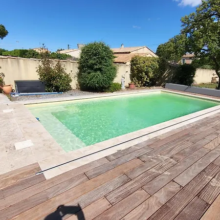 Studio Entre Nimes Et Avignon Meynes